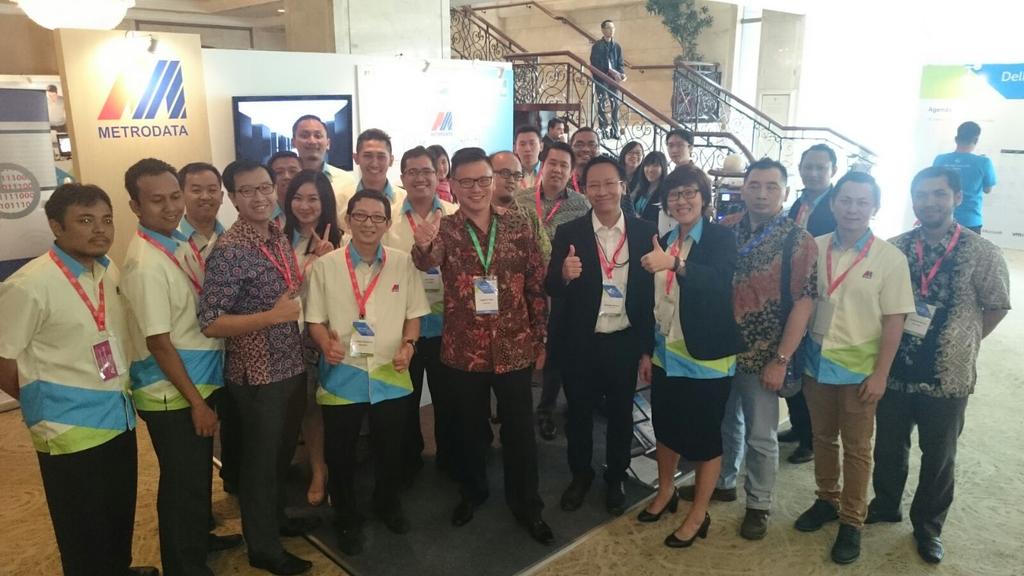 devisant's tweet photo. Kebersamaan itu penyemangat kerja #DUF2015 #BeFutureReady #maxcloudID @MII_cloud @MaxCloudID http://t.co/z8RLFvl7sW
