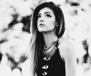 ; ─  ❝and in the sea that's painted black❞
─ Jamie Katermæster, 17yo
─ Daughter of Keto
─ Not new to RP or PJO