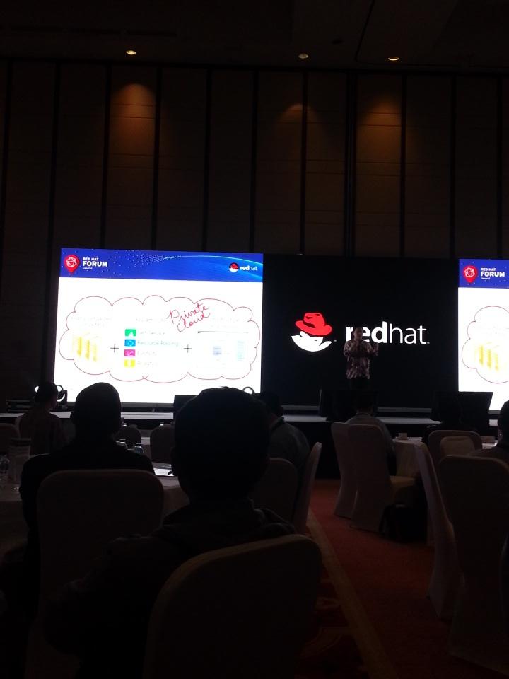 ubberkah's tweet photo. Like this ! by Mr.Gosal from YaleNUSCollege #RedHatForumJakarta #RHFJakarta @Red_Hat_APAC http://t.co/Ov1uNqU2L2