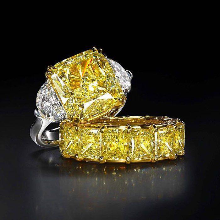 MikeNekta's tweet photo. And here I bring you the SUN! Enjoy #CushionCrush from @ronaldabram!
#ClassicChapter #YellowLovin #YellowDiamond #C… http://t.co/zjSsLtxNLd