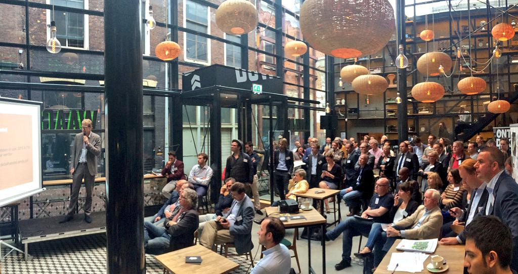 ERoodhart's tweet photo. Gisteren #openpandendag in de #Waag en vandaag volle bak bij de inschrijvingen Haring&Wittebrood @3october Mooie mix. http://t.co/hQKEAZVEuN