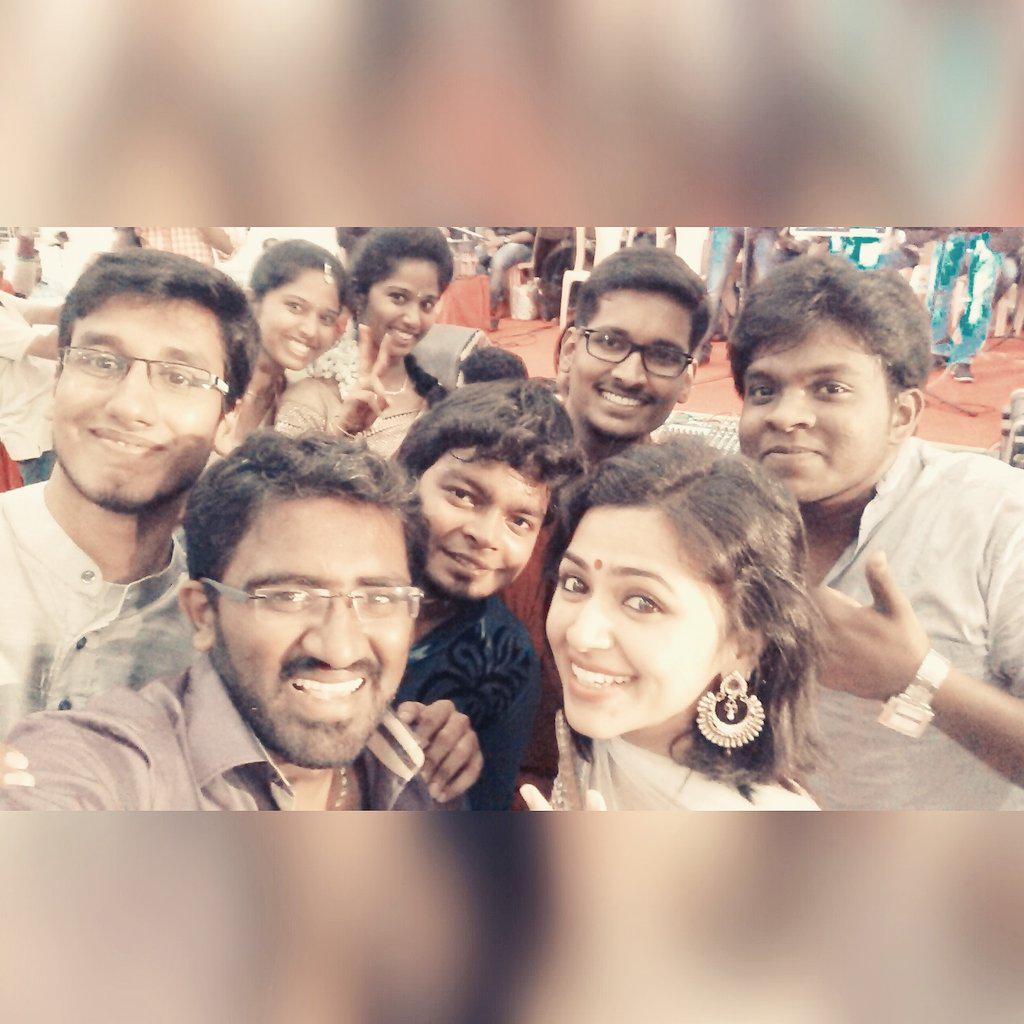 sam_muke's tweet photo. #MusicalWedding
Yo guys rock'd @maalavikasundar thanks for joining the dance with us !!! http://t.co/MSWPxIekQo