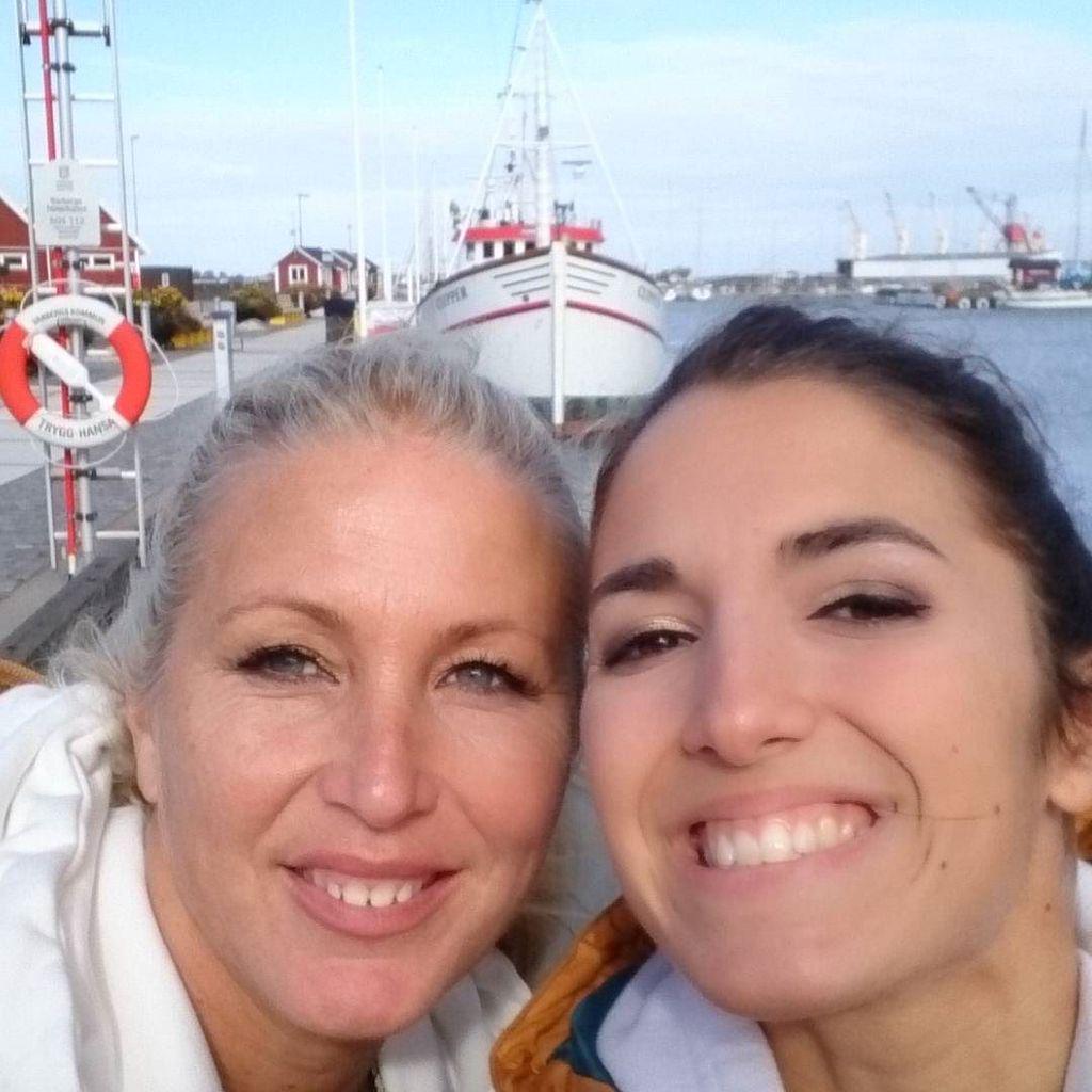 AminaOLena's tweet photo. NU KÖR VI VARBERG! #tv4spring #TV4Spring http://t.co/8AoSviKSFK