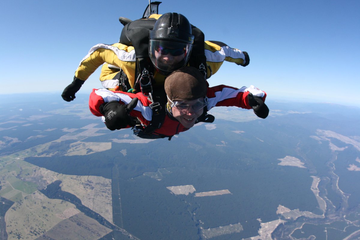 MartianColonist's tweet photo. @BilboGeog Casually skydiving over Mt Doom and Lake Taupo, site of largest eruption in 70,000 years. #TrainingForMars http://t.co/mHWDd6pZmq