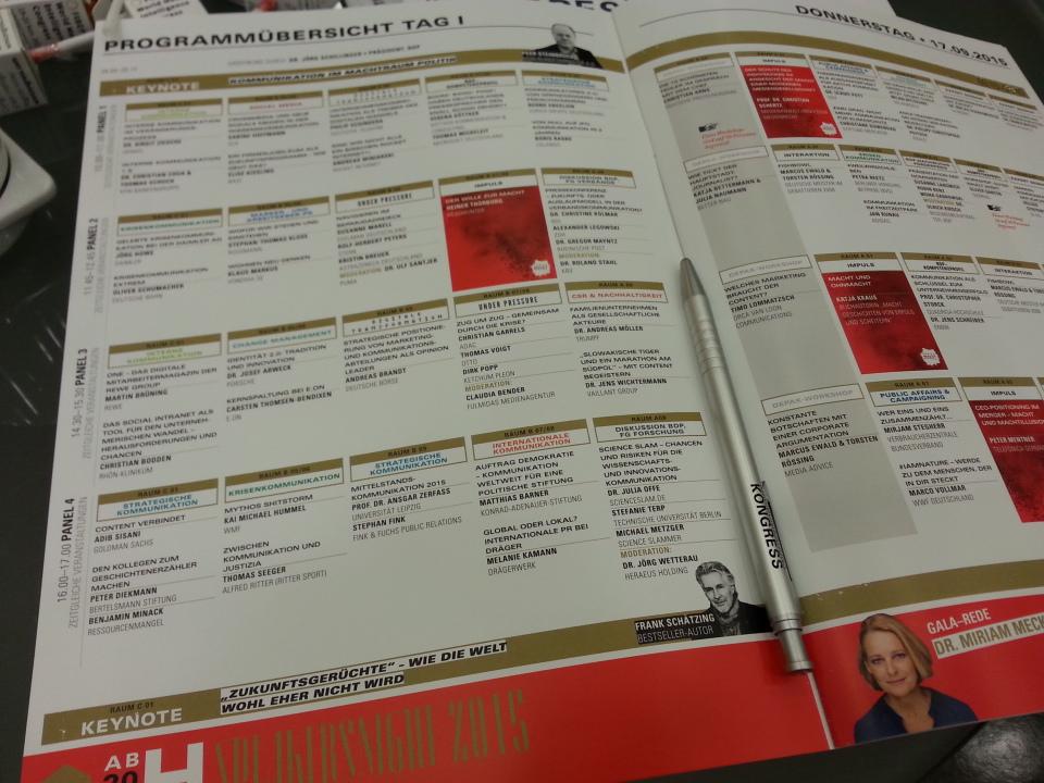 PR_Studierende's tweet image. Noch 30 Minuten bis zum Start; wir checken nochmal kurz das Power-Programm #checkcheckcheck #kk15