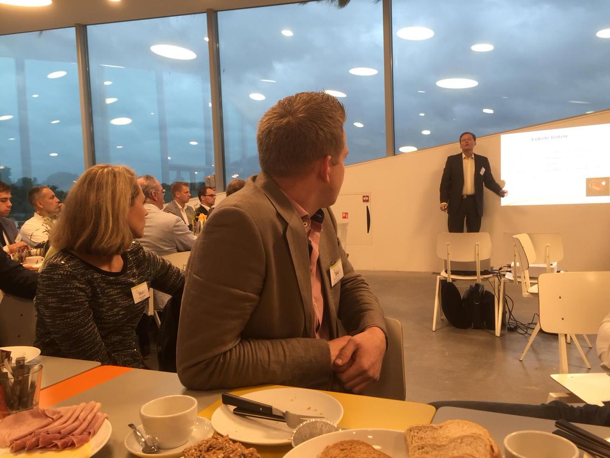 WimdeJong15's tweet photo. Ontbijtsessie van BKA in het Biesboschmuseumeiland. Goed bezocht. http://t.co/iARwj0uj1P