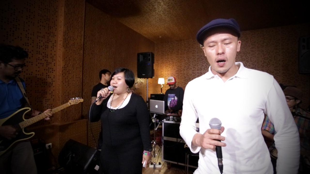 klikklipdotcom's tweet image. #Klikklip Studio Session: @soundsolution_ “Konflik” buff.ly/1KMPJkV