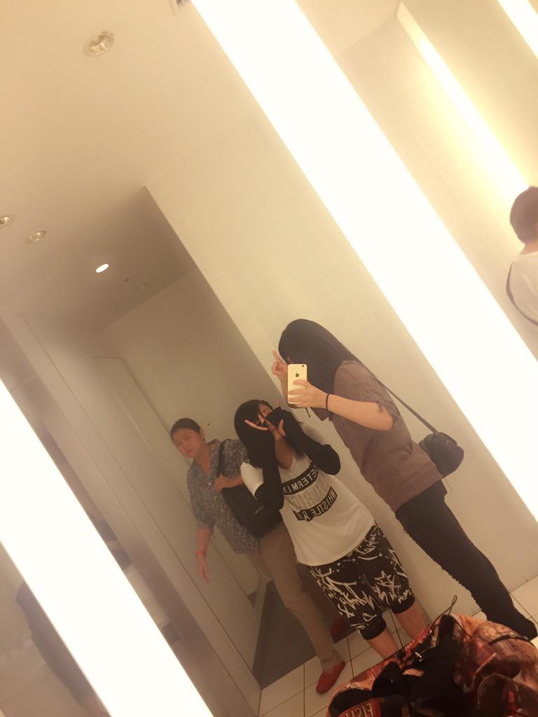 magurochandayo's tweet photo. 懐かしいの発見💓
最近喧嘩もないし、順調👍
シルバウィークみくちんと映画💓

それまでに、今できるかぎり頑張ろう🙆

それにしても私たち大人になりましたなぁ😖😂 http://t.co/iInGXem1eb