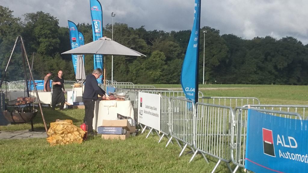 SebQuach's tweet photo. Barbecue en cours :) #ALD #Bluefleet http://t.co/wA3JY2mPr1