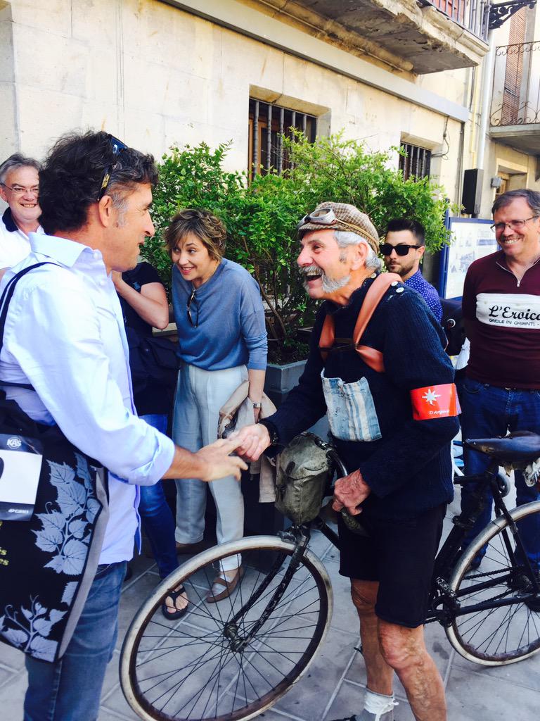 eroicahispania's tweet photo. RT esta noche cita en #TV #EroicaH protagonista del programa #BeBike a las 23.20 en @aetves http://t.co/uZb0jPnIbg http://t.co/yWFW56hdnx