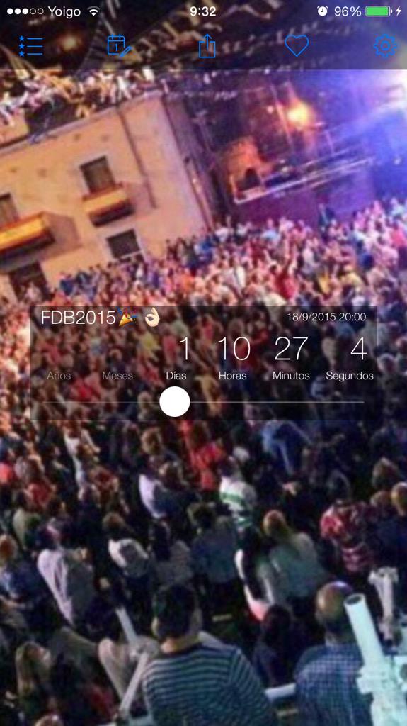 LaauraCF4's tweet photo. ¡No queda nada! #FDB2015 🎉🎊🍻👑 http://t.co/Y7zZ8CwPfw