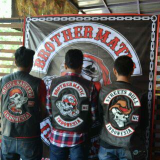 Foto bersama BMMC cirebon. <a href="/RebelBastardMC/">Rebel Bastard MC</a> <a href="/StreetsBullMC/">STREETS BULL MC</a> di sekre BMMC cirebon <a href="/faisalbarliadi/">ISALL</a> cc <a href="/Official_BBMC/">BikersBrotherhood MC</a>