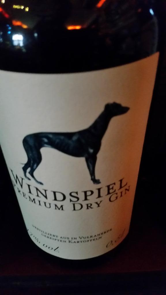 dastorberg's tweet photo. Time for Gin im Torberg. @WindspielGin  #Torberg #Gin-Bar #Gin #Tonic http://t.co/Rgf1qUaZYU