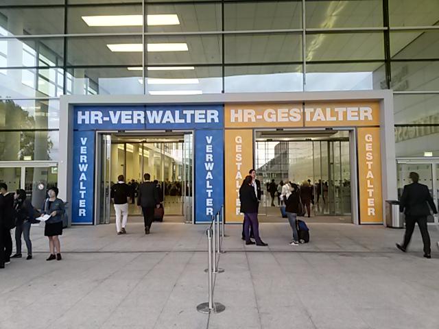 Intercommotion's tweet photo. Ich geh links. #revoluzzer #witzbolde #zp15 http://t.co/9QDoQWYykJ