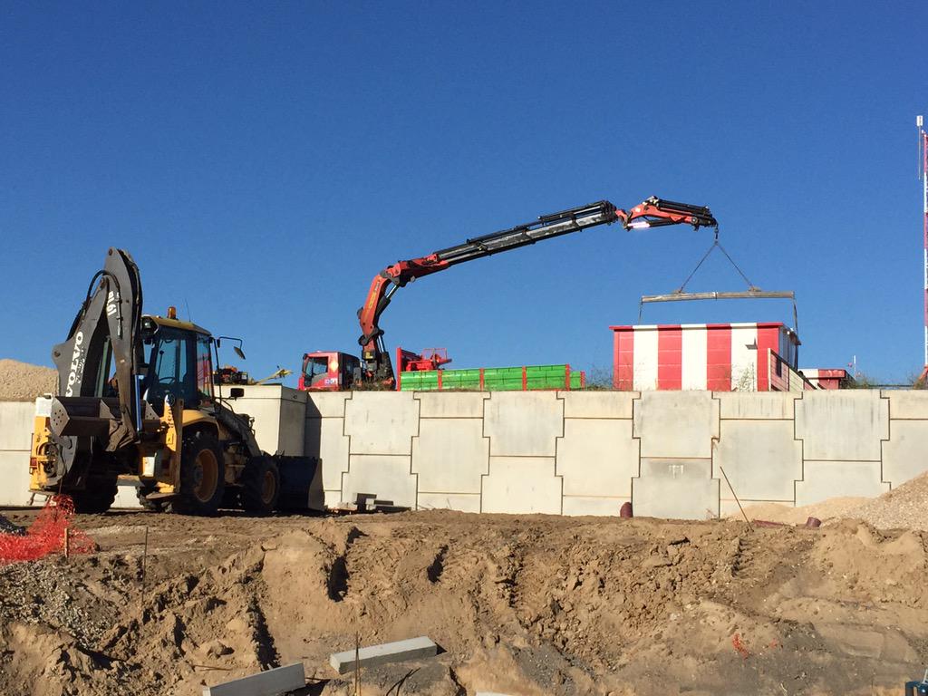 Proyform's tweet photo. Instalación caseta de navegación GP 18L @GrupoElecnor @Elecnor_Deimos http://t.co/Z0Aem8dEsd