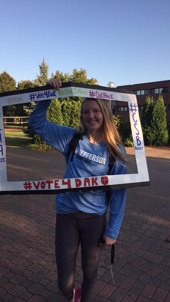 katedeming12's tweet photo. #vote4Dak @MaryyDak http://t.co/oUzXrrfy2b