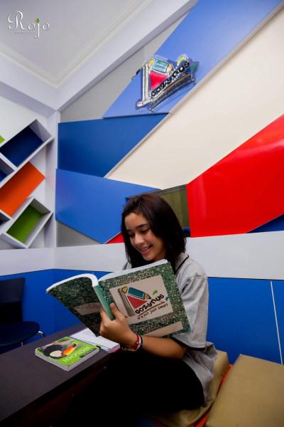 eventsurabaya's tweet photo. Ruangannya COZY bgt buat belajar @Cozynus. More update IG:@cozynus #cozynusasik http://t.co/yXXvfgDbqQ