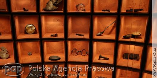 papfoto's tweet photo. http://t.co/HJtcKQ69nG: Dziś oficjalne otwarcie Muzeum Katyńskiego w warszawskiej Cytadeli http://t.co/sqDSNyMmBX