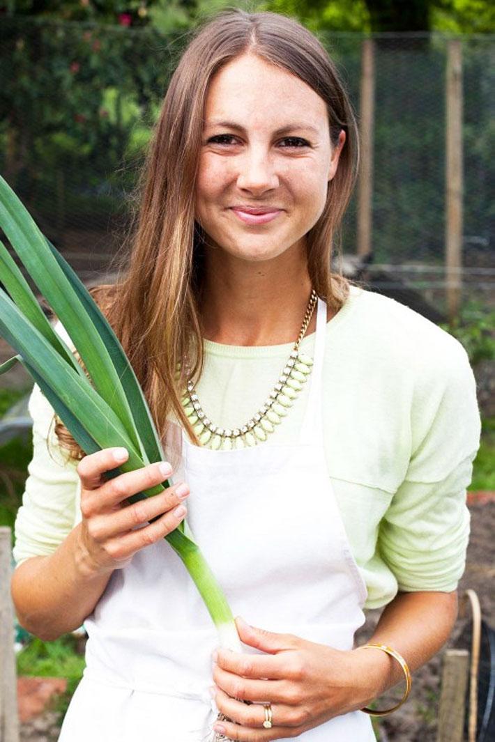 Sadie from @hipandhealthyuk is talking all about her inspiring healthy journey on the blog! deliciouslyella.com/inspiration-sa…