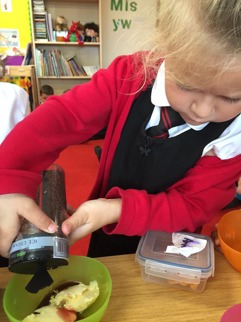 SanSior's tweet photo. Hufen ia Dosbarth Conwy Ice Cream http://t.co/4NPyb1UhOK