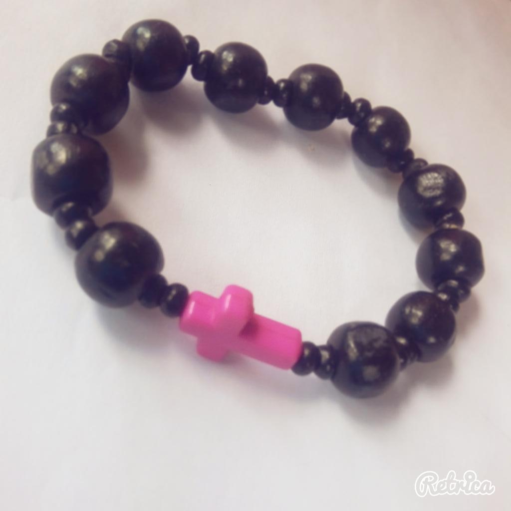 CharmgirlDenz13's tweet photo. My new bracelet or My new lucky bracelet..... #godistheone #ilovejesus #jesusistheone #luckybracelet #cool #pinkcross http://t.co/ByzoGgzOGR