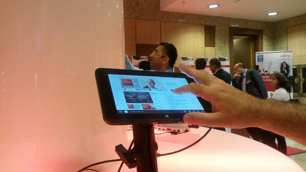 hcrsglm's tweet photo. Suya dayanikli tablet mi?evet.#benimicininovasyon http://t.co/367OEWvgJt