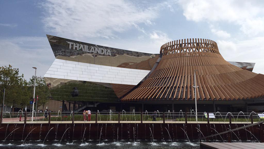 MaranelloWM's tweet photo. Maranello Welcome Prima giornata a Expo Milano 2015! #maranellotour #maranellolabottega #startngo http://t.co/0aBDIa9YHb