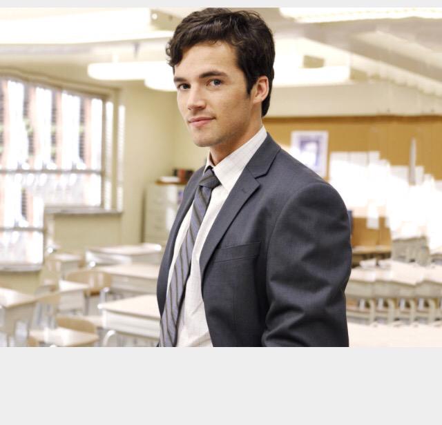   HAPPY BIRTHDAY TO IAN HARDING AKA EZRA     