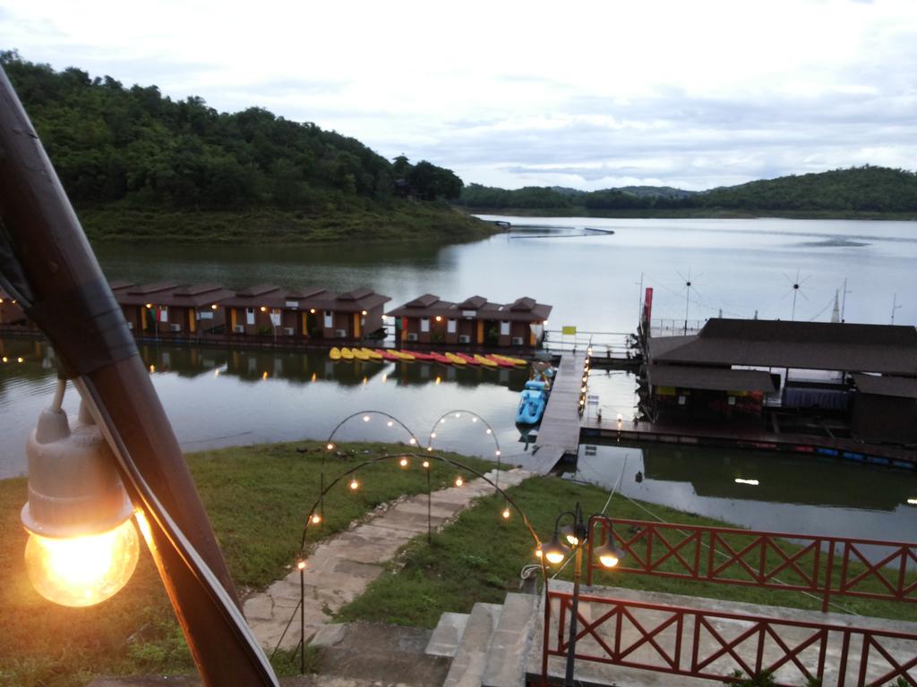 byprathom's tweet image. รายาบุรี รีสอร์ท กาญจนบุรี ณ เขื่อนศรีนครินนทร์