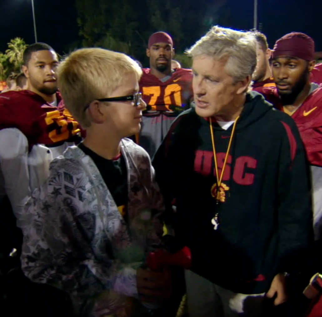 GMA's tweet photo. Blind football player returns to USC... this time as an official member of the team: http://t.co/02StegKZTW http://t.co/EluLA1dLEl
