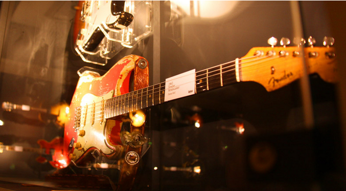 andrechaos's tweet photo. O Museu de Guitarras no interior da Suécia http://t.co/5DhJEytlBs #umea2014 #ttot http://t.co/8IpRnkuRKg