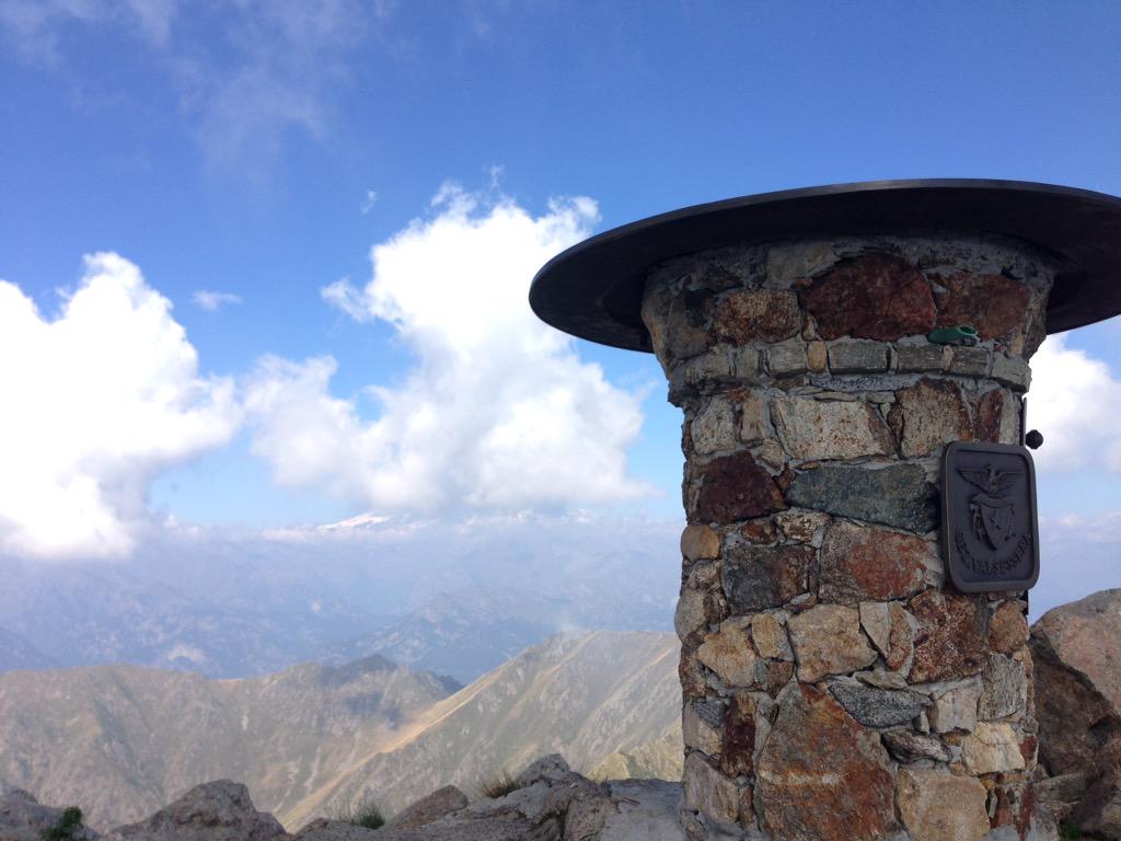Seri_Bus's tweet photo. Monte Barone @Escursionismoit @ExploreBiella @BiellaTurismo @ILTrekking @sentieridimonta @APSMONTAGNA @PiemonteBT http://t.co/eWehZadVZ4