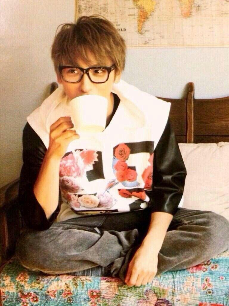 ログアウト A Twitter めっちゃしんどい けど この可愛いかっこいい メガネ男子様に癒されてるしー 多分もう寝るし W ファー はい おやすみなさい a與真司郎 声優斉藤壮馬 声優梶裕貴 声優下野紘 Http T Co Weldom7ut6