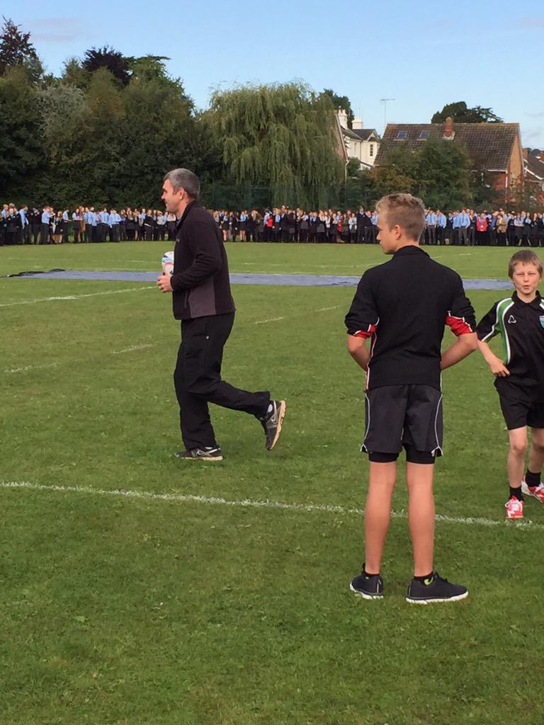 RWC2015Exeter's tweet photo. Lovely morning around Exeter Primary Schools for @WestExeSchool RWC2015 Relay #community @execollsport @ExeterChiefs http://t.co/YFcbOcwN17