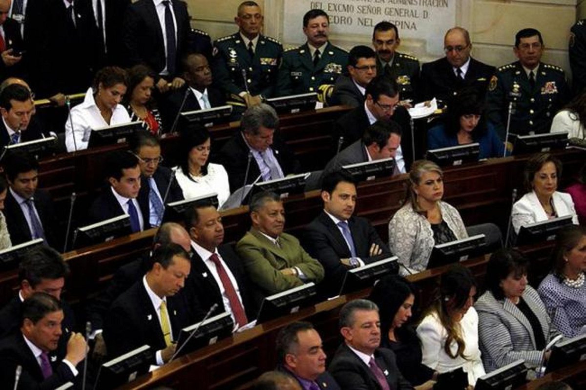 La Comision legislativa para la paz complica en vez de agilizar la paz.

anncol.eu/index.php/opin…