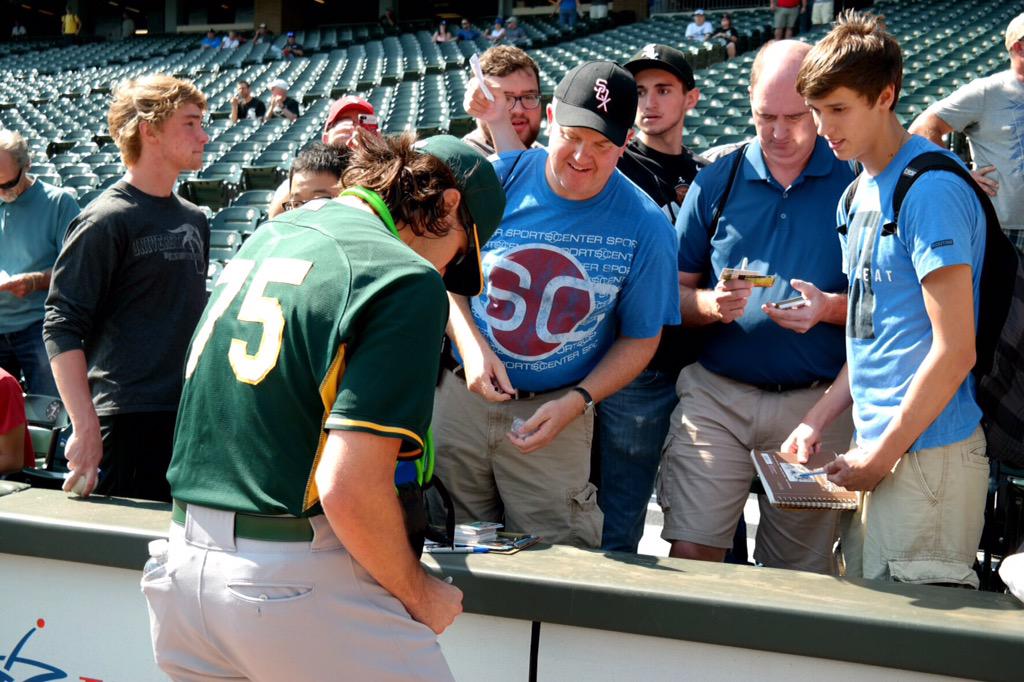 Athletics's tweet photo. Barry Zito was busy putting smiles on faces this morning. ✒️😀 http://t.co/GVo0N6lapx