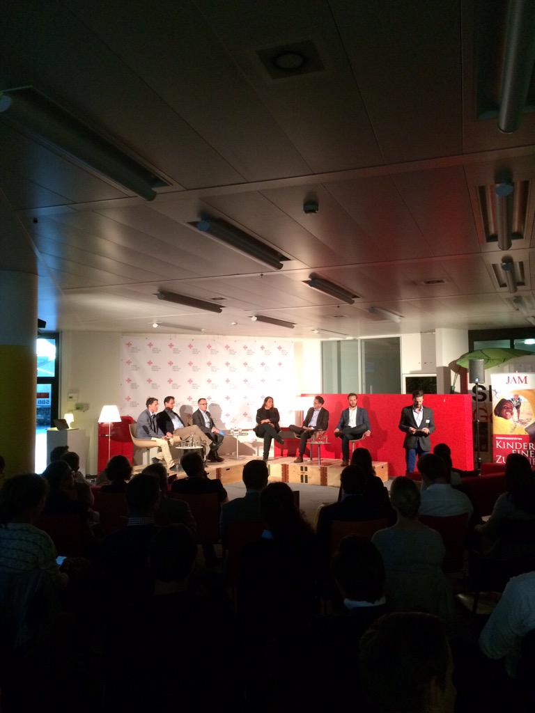 Cooler Groove in unserem @SBB_Startup Space! <a href="/swisspolitical1/">swisspoliticalforum</a> mit ihrem Panel zu digitalen Zukunft der Schweiz!