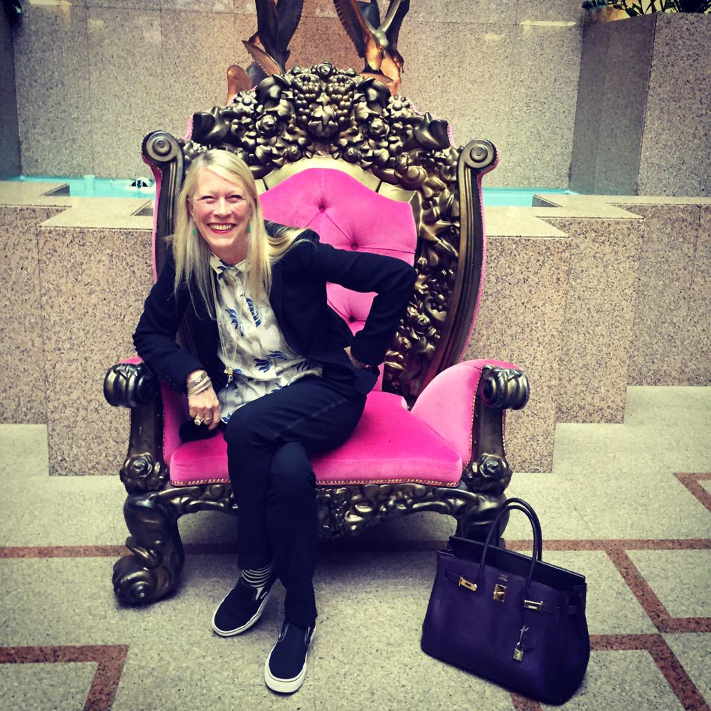 Carole_White's tweet photo. Seems @5_news knew I was coming #HerMajesty @PremierModels http://t.co/KcWAZysPCh