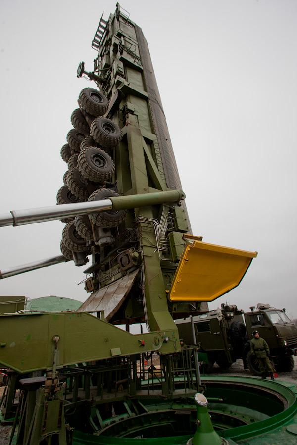 Tom_Antonov's tweet image. Intercontinental ballistic missiles Topol-M RT-2PM2 loaded into a silo
#ICBM #Russia