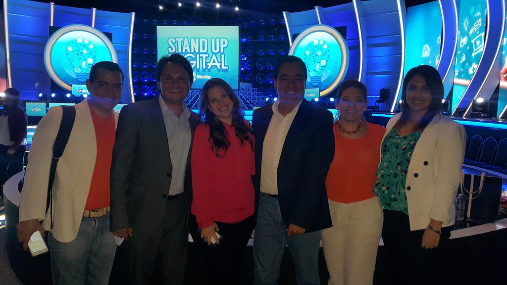 tvnpanama's tweet photo. En el #StandUpDigital también hubo ganadoras con las diversas interacciones que hicieron nuestros expositores http://t.co/QvlP3KDvtY