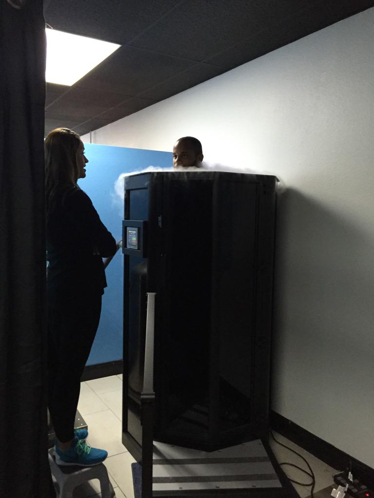 CRYOSFBAYAREA's tweet photo. Thank you to one of our favorite #UFC fighters @danielcormier for coming in for a #cryosession today! #cryotherapy http://t.co/PrpUkogTE5