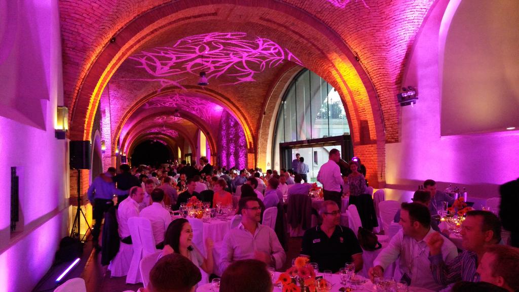 iQDesignProduct's tweet image. PhilipsLight: RT arisdn: Dinner Reception at #philipspartner summit at Warsaw. ColorKinetics PhilipsLight