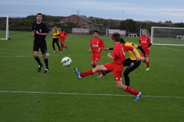 youthfootballmy's tweet photo. Luqman shoots it just off the bar! Thats close. Still 3-2 Liverpool http://t.co/pBpIDRA0zm