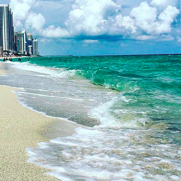 MuseSunnyIsles's tweet photo. We're still surrounded by summer here in South Florida! #MuseSunnyIsles #SunnyIslesBeach #SouthFlorida #LuxuryLiving http://t.co/II7fX1eaMV