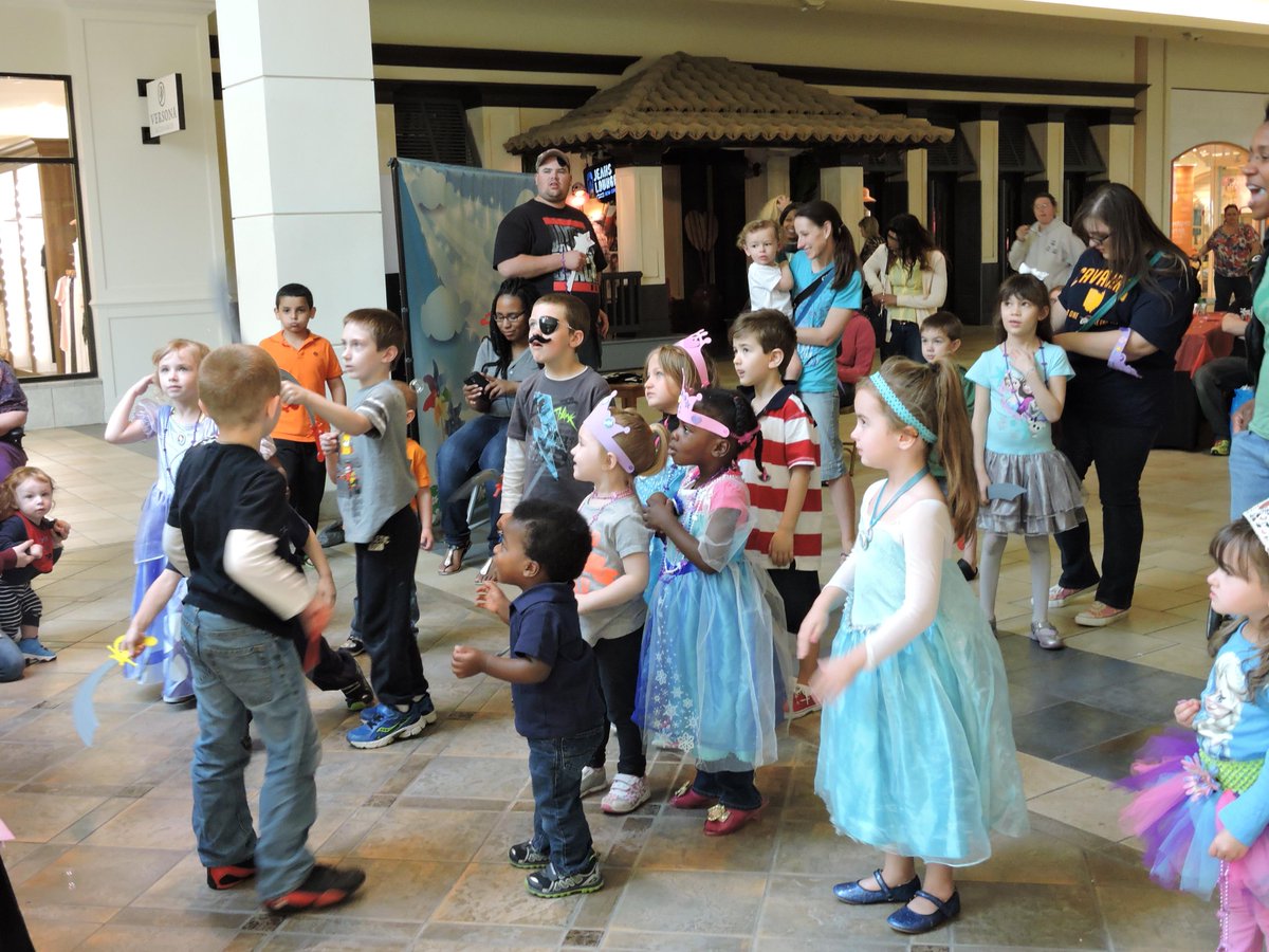 clevelandkiddos's tweet photo. Kidgits Health & Fitness Day @SummitMall Sept. 19 from 11-1 : http://t.co/ZL2hwJlhIM #CleKids #AkronKids http://t.co/U6R8xGJAN6
