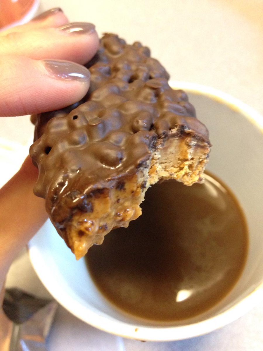 wolfpeachy's tweet image. I start every day with a cup of hot coffee and a @CombatCrunch bar. Always hits the spot! @MusclePharm #mp #mpnation