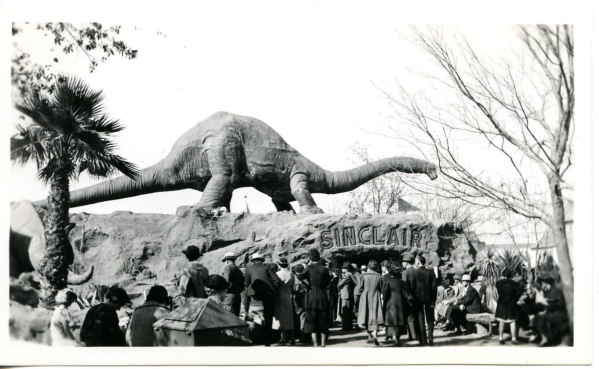 DHSHallofState's tweet photo. Sinclair Oil and Refining Company exhibit 1936. Donate today!
https://t.co/Rp3JU469d7 
@fairpark @StateFairOfTX http://t.co/4M7z1RZn4S