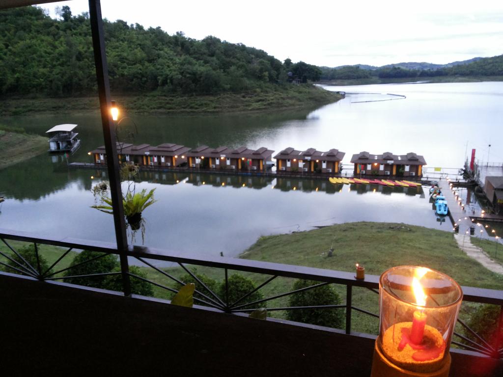 byprathom's tweet image. 18.00 น. รายาบุรี รีสอร์ท