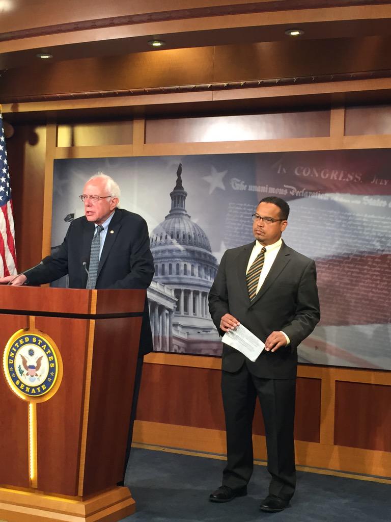 BernieFollowers's tweet image. Rep. Keith Ellison: @keithellison: Joining @SenSanders to call for the end of private prisons. #JusticeNot4Sale  vi…