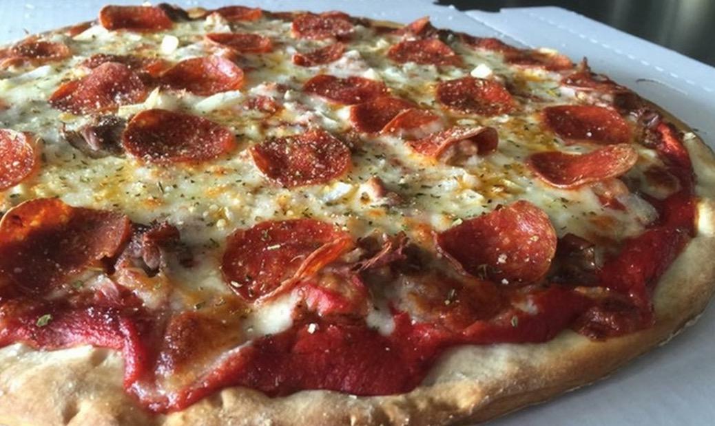 MiiDealsChicago's tweet photo. Up to 40% Off #Pizza at @DoughboysInc Pizza, Pasta, Catering from $21 #Chicago #foodies http://t.co/pEJaMgDoX0 http://t.co/JPw5KUFiYW